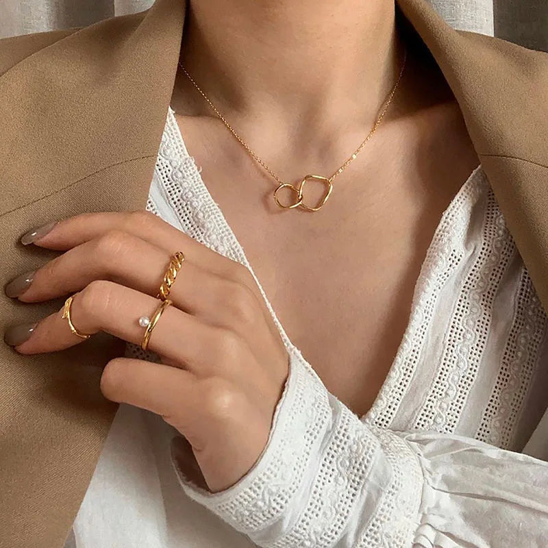 Nuevo collar de mariposa brillante para mujer, exquisito collar de cadena de clavícula de doble capa, joyería para regalo de mujer