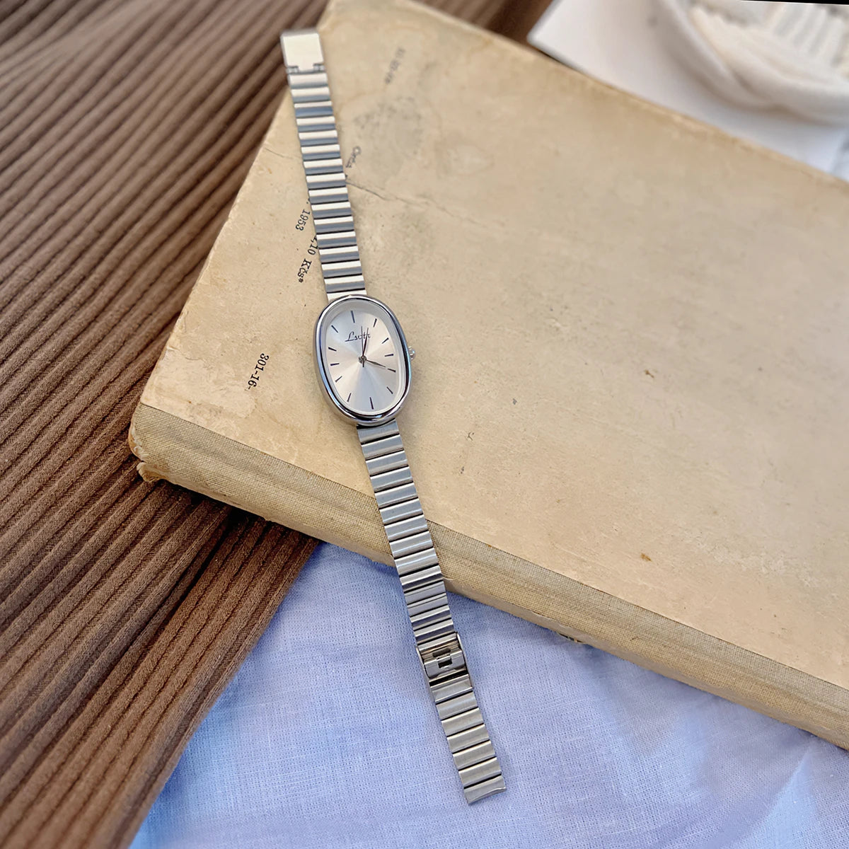 Reloj Femenino Oval Gold