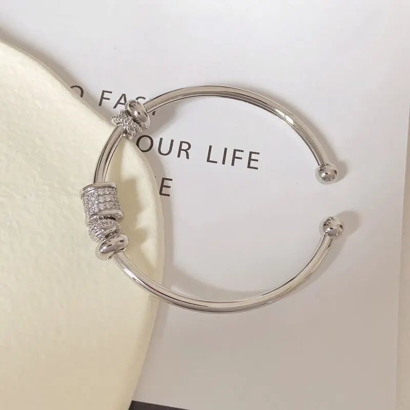 Brazalete Ajustable Dorado con Zirconia