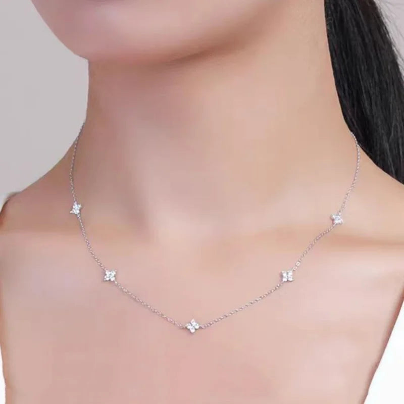 Precioso collar de cadena de circón con incrustaciones de flores de cuatro hojas para mujer, gargantilla elegante de la suerte, joyería de fiesta, regalos de cumpleaños
