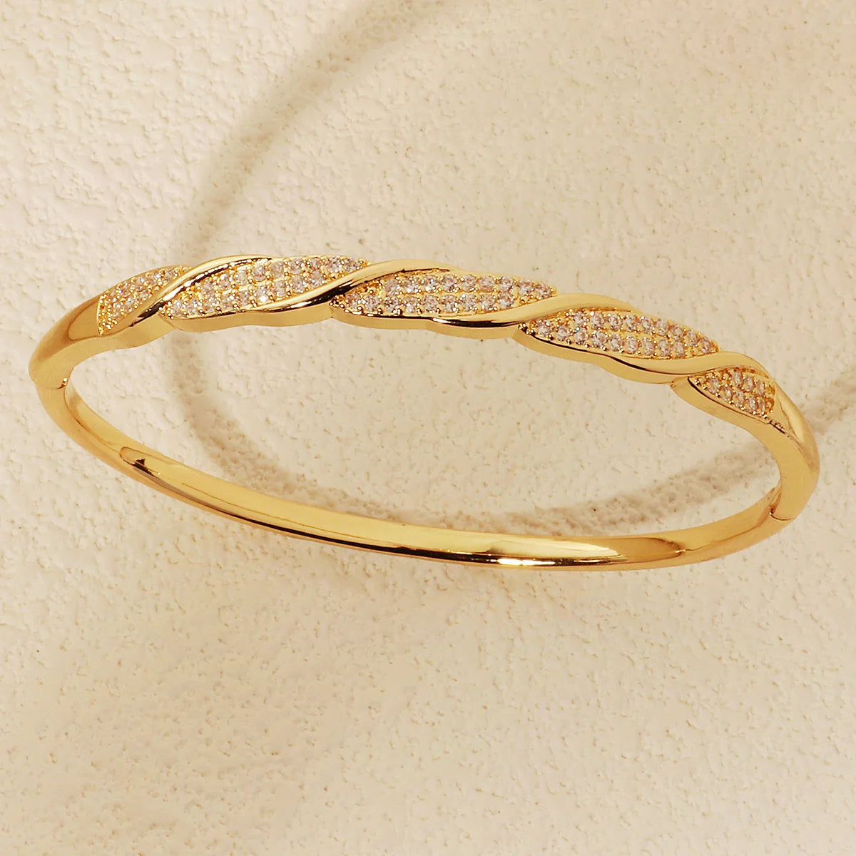 Pulsera de Cobre Dorado con Circonita