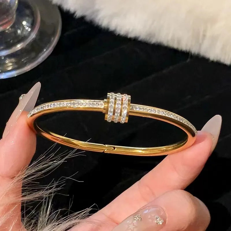 Pulsera Elegante Dorada con Cristales Brillantes