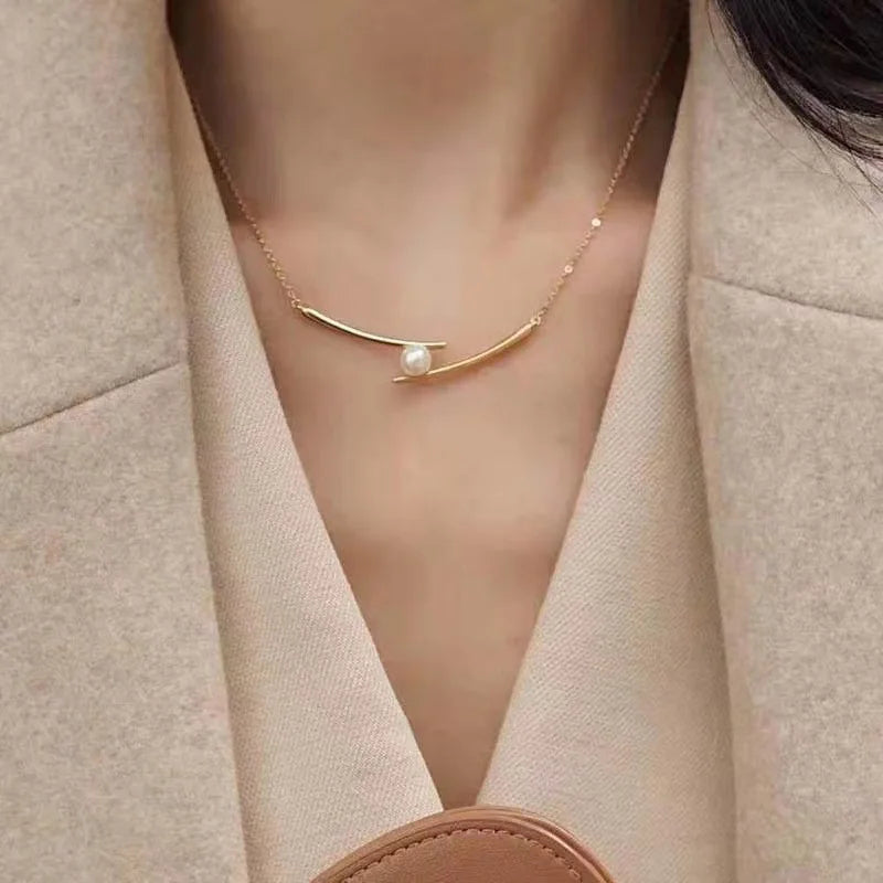 Nuevo collar de mariposa brillante para mujer, exquisito collar de cadena de clavícula de doble capa, joyería para regalo de mujer