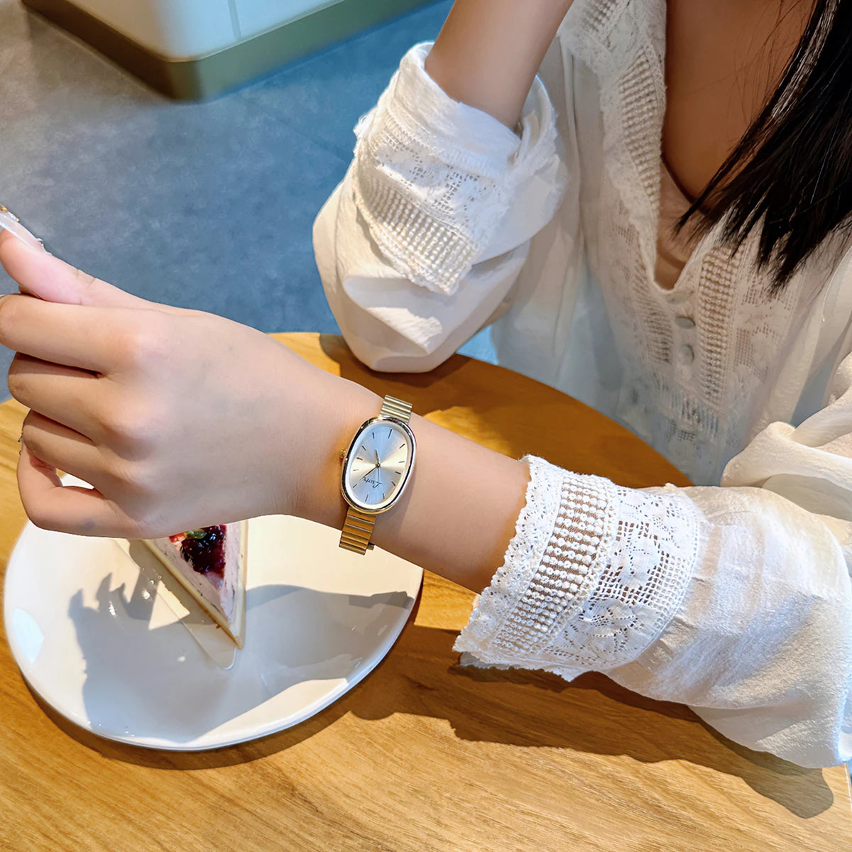 Reloj Femenino Oval Gold