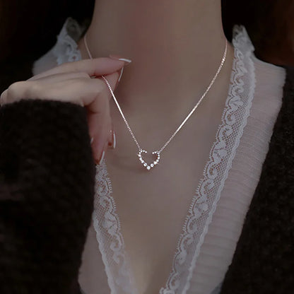 Nuevo collar de mariposa brillante para mujer, exquisito collar de cadena de clavícula de doble capa, joyería para regalo de mujer