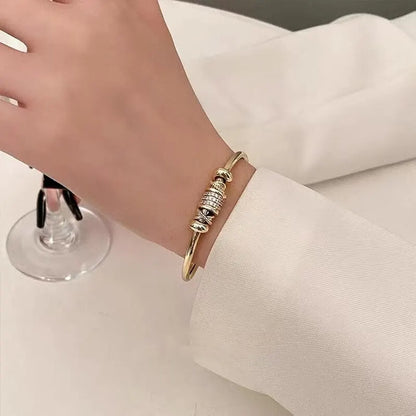 Brazalete Ajustable Dorado con Zirconia