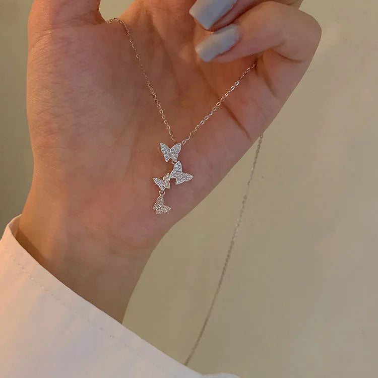Nuevo collar de mariposa brillante para mujer, exquisito collar de cadena de clavícula de doble capa, joyería para regalo de mujer